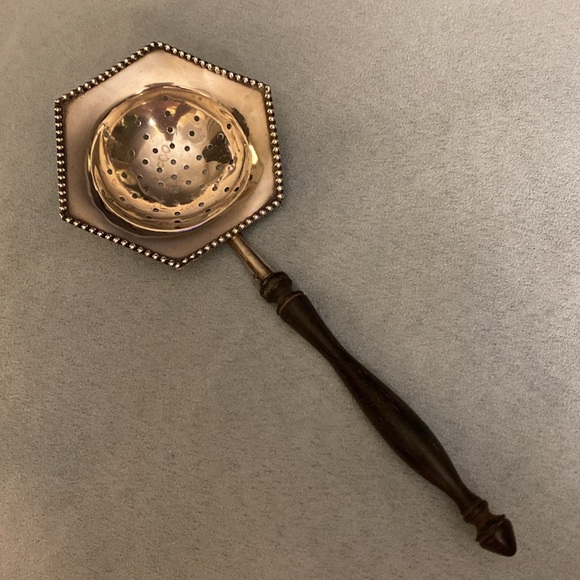 ANTIQUE STERLING TEA STRAINER with WOODEN HANDLE - Picture 11 of 13